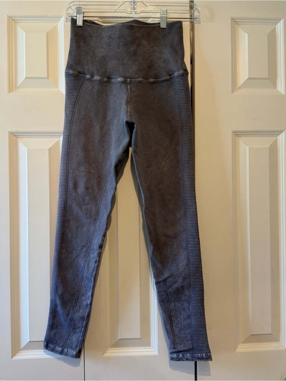 Avocado Legging High Rise Gray
Laveder Moto Ribbed